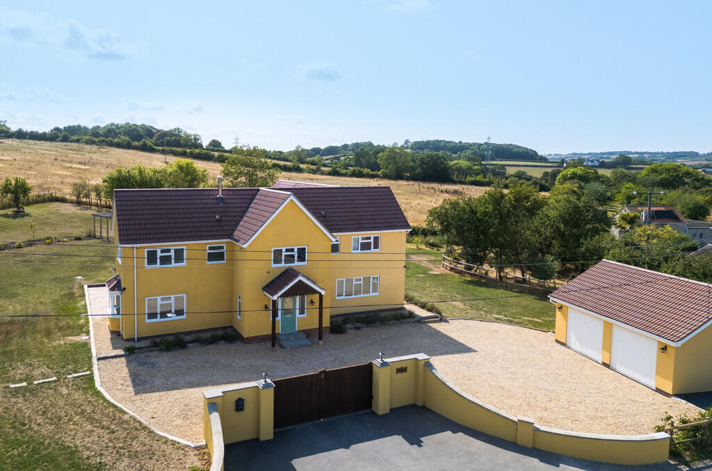 5 bed Detached for rent in Ashcott. From Cooper & Tanner - Shepton Mallet 5 bed Detached for rent in Ashcott. From Cooper & Tanner - Shepton Mallet