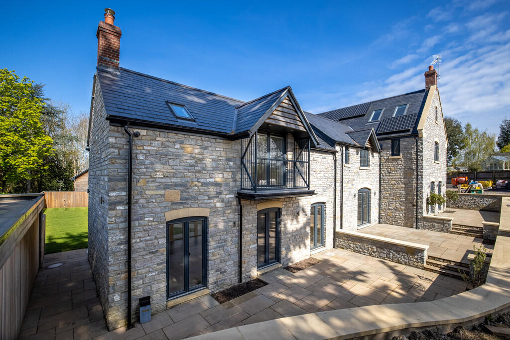 6 bed Detached for rent in Glastonbury. From Cooper & Tanner - Shepton Mallet 6 bed Detached for rent in Glastonbury. From Cooper & Tanner - Shepton Mallet