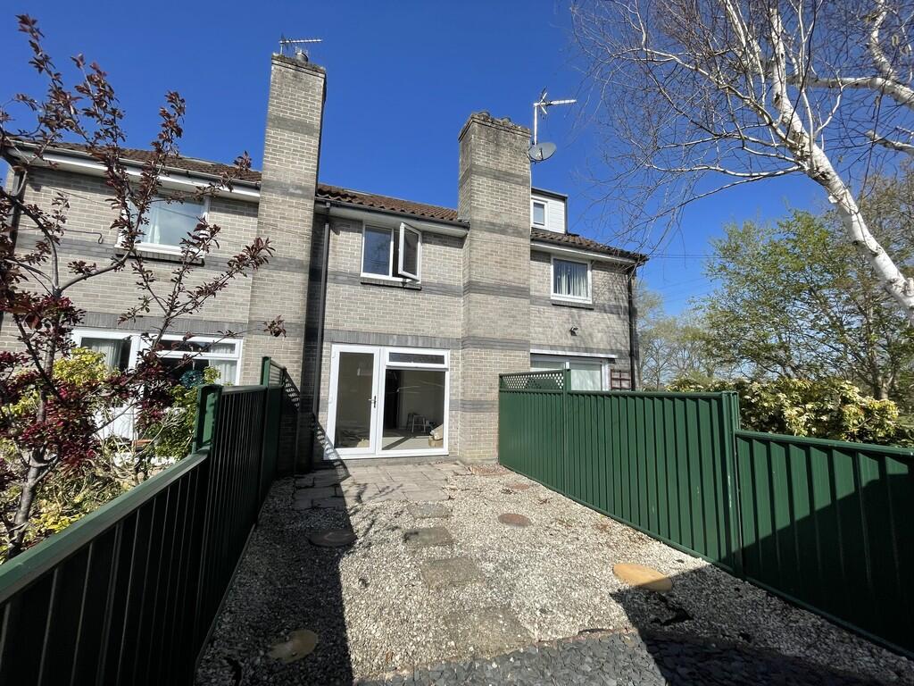 2 bed Mid Terraced House for rent in Street. From Cooper & Tanner - Shepton Mallet 2 bed Mid Terraced House for rent in Street. From Cooper & Tanner - Shepton Mallet