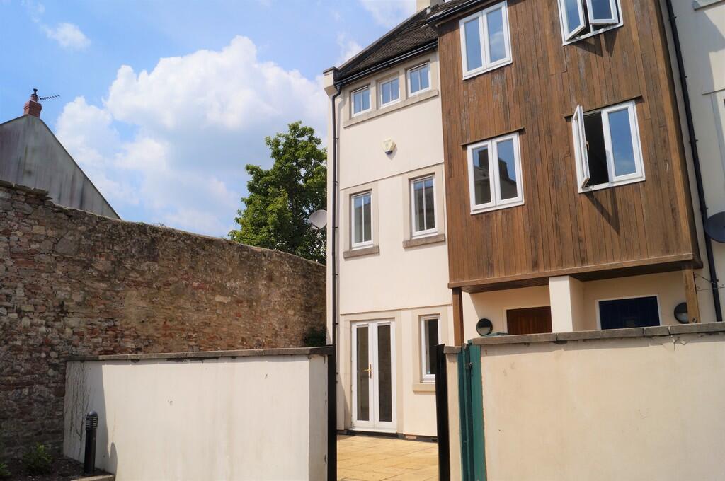 4 bed End of Terrace for rent in Wells. From Cooper & Tanner - Shepton Mallet
