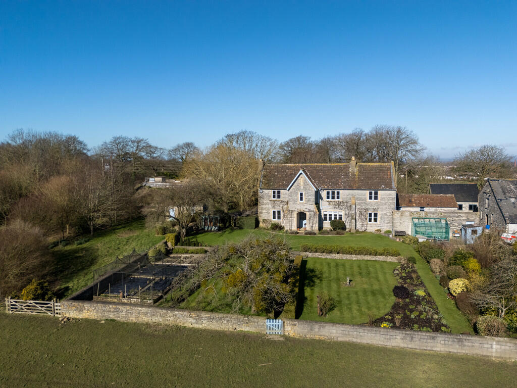 5 bed Detached for rent in Street. From Cooper & Tanner - Shepton Mallet 5 bed Detached for rent in Street. From Cooper & Tanner - Shepton Mallet