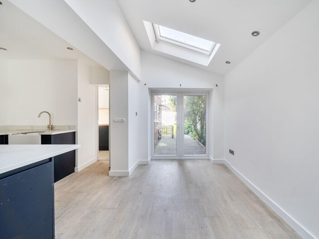 3 bed End of Terrace for rent in Glastonbury. From Cooper & Tanner - Shepton Mallet 3 bed End of Terrace for rent in Glastonbury. From Cooper & Tanner - Shepton Mallet
