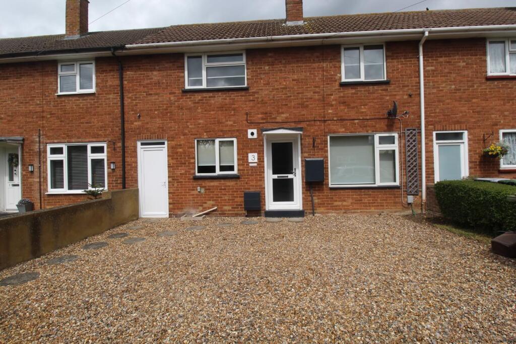 3 bed Mid Terraced House for rent in Hitchin. From Hunters - Baldock