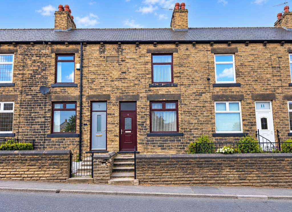 3 bed Mid Terraced House for rent in Darton. From Hunters - Barnsley 3 bed Mid Terraced House for rent in Darton. From Hunters - Barnsley