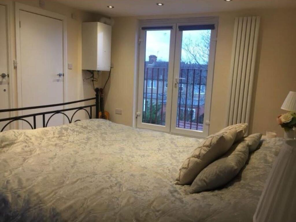 0 bed Studio for rent in Greenford. From Maple Estate & Letting Agents - Harrow