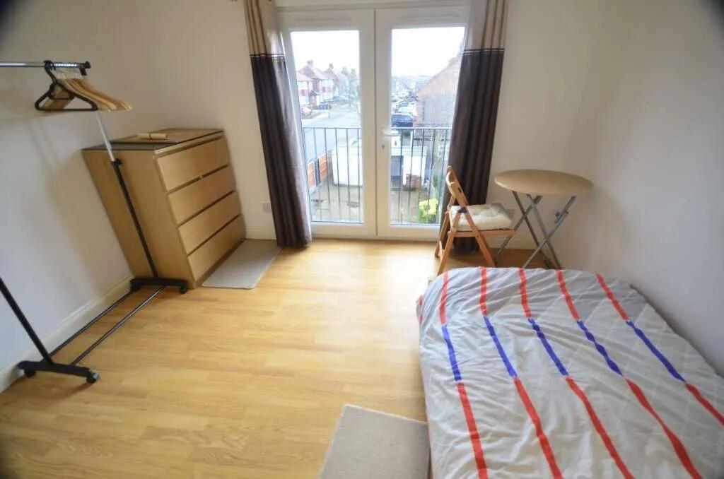 1 bed House Share for rent in Stanmore. From Maple Estate & Letting Agents - Harrow