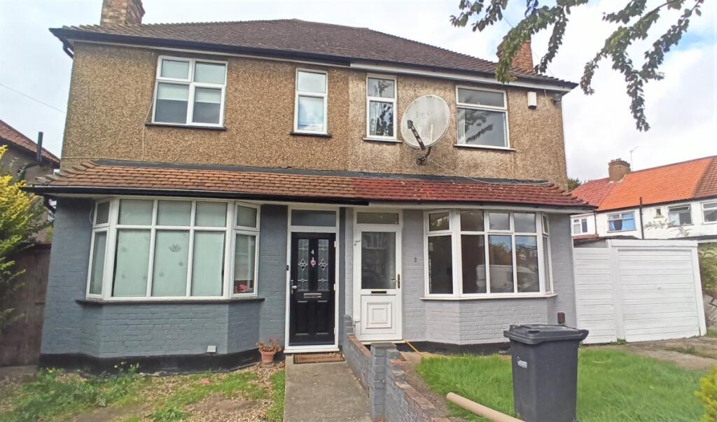 3 bed Semi Detached for rent in Greenford. From Maple Estate & Letting Agents - Harrow 3 bed Semi Detached for rent in Greenford. From Maple Estate & Letting Agents - Harrow