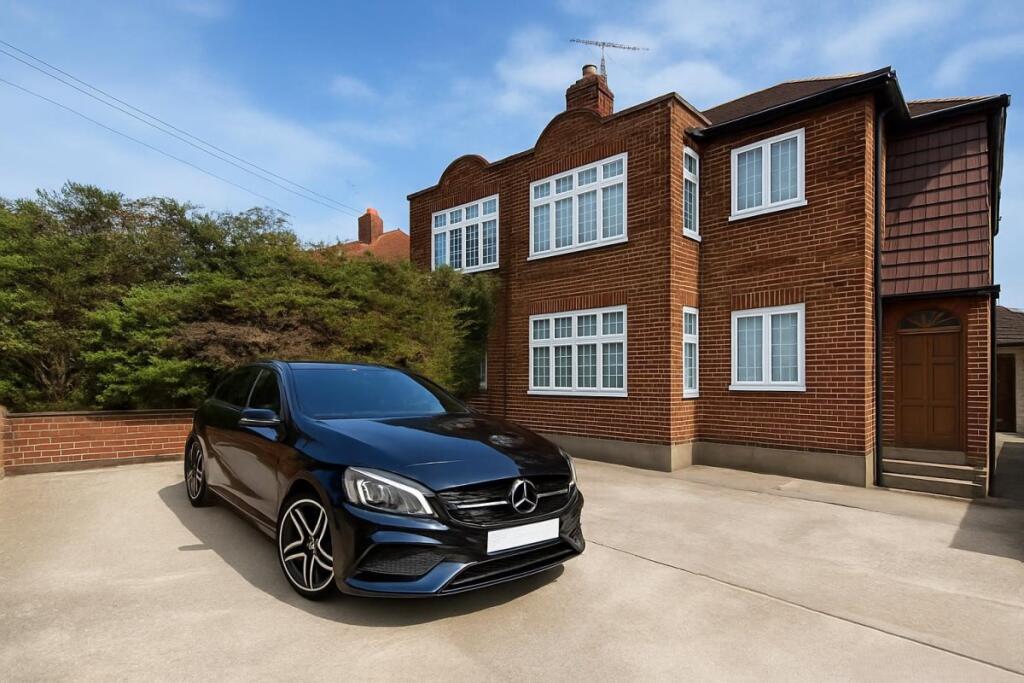 2 bed Annexe for rent in Kenton. From Maple Estate & Letting Agents - Harrow