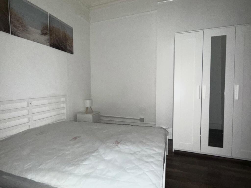 4 bed Studio for rent in Acton. From Maple Estate & Letting Agents - Harrow