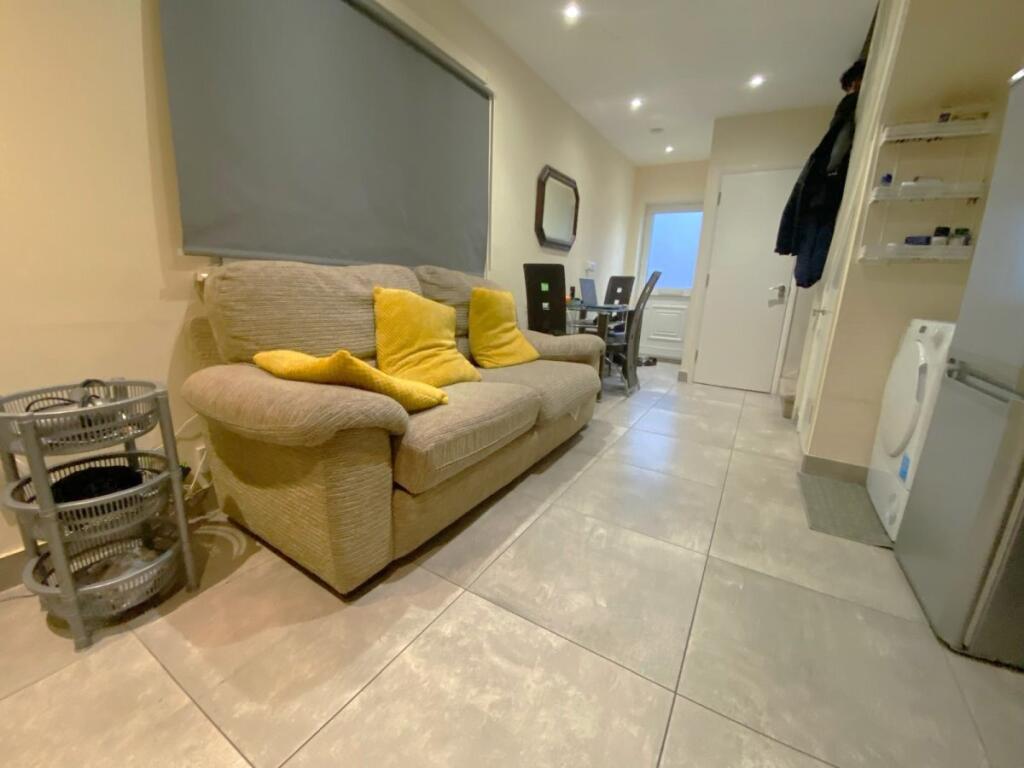 2 bed Semi Detached for rent in Wembley. From Maple Estate & Letting Agents - Harrow 2 bed Semi Detached for rent in Wembley. From Maple Estate & Letting Agents - Harrow