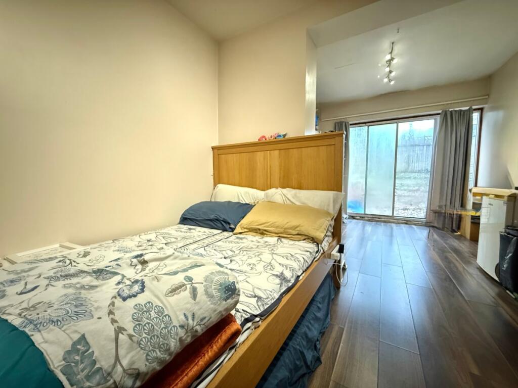 1 bed House Share for rent in Wembley. From Maple Estate & Letting Agents - Harrow