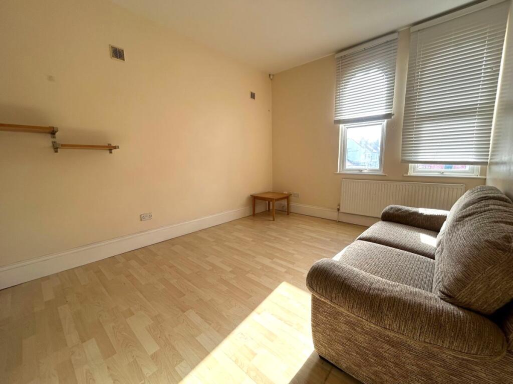 1 bed 1st Floor Flat for rent in Harrow. From Maple Estate & Letting Agents - Harrow