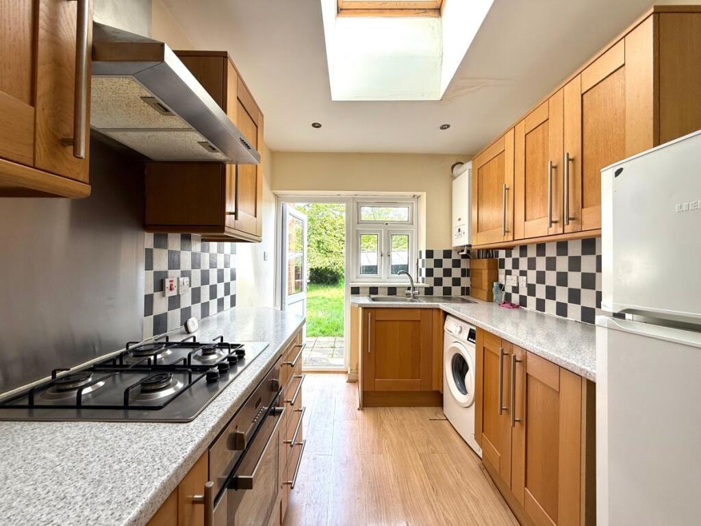 2 bed 1st Floor Flat for rent in Harrow. From Maple Estate & Letting Agents - Harrow