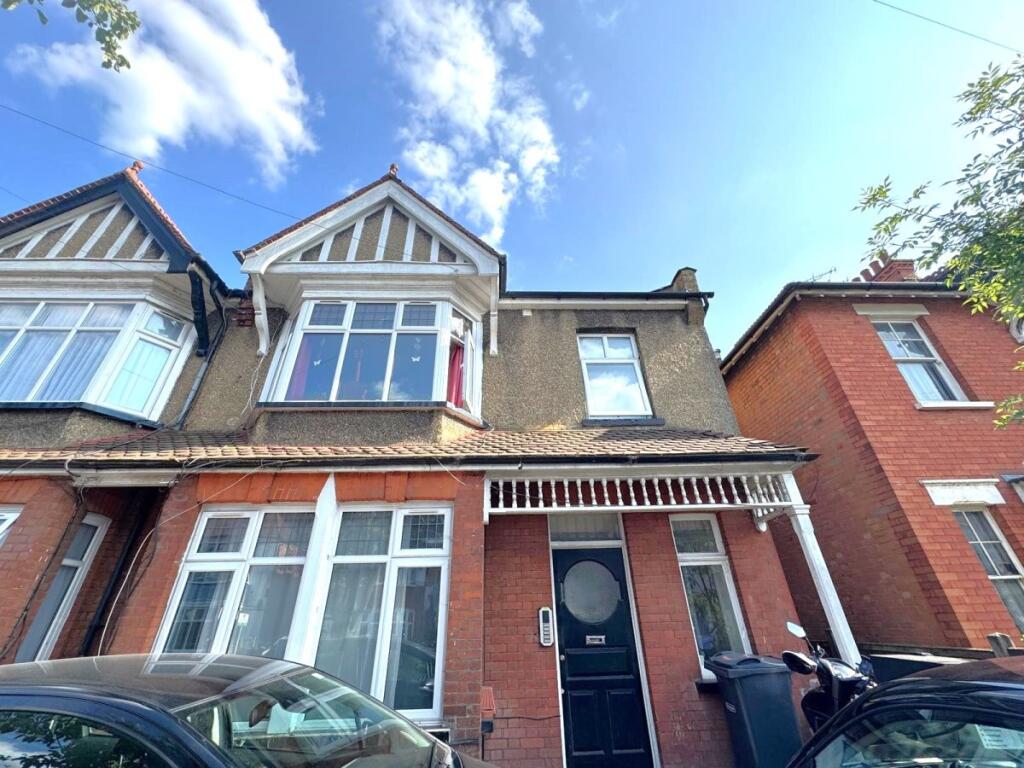 1 bed 1st Floor Flat for rent in Harrow. From Maple Estate & Letting Agents - Harrow