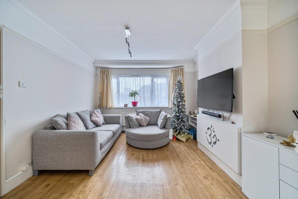 3 bed Mid Terraced House for rent in Kenton. From Maple Estate & Letting Agents - Harrow 3 bed Mid Terraced House for rent in Kenton. From Maple Estate & Letting Agents - Harrow