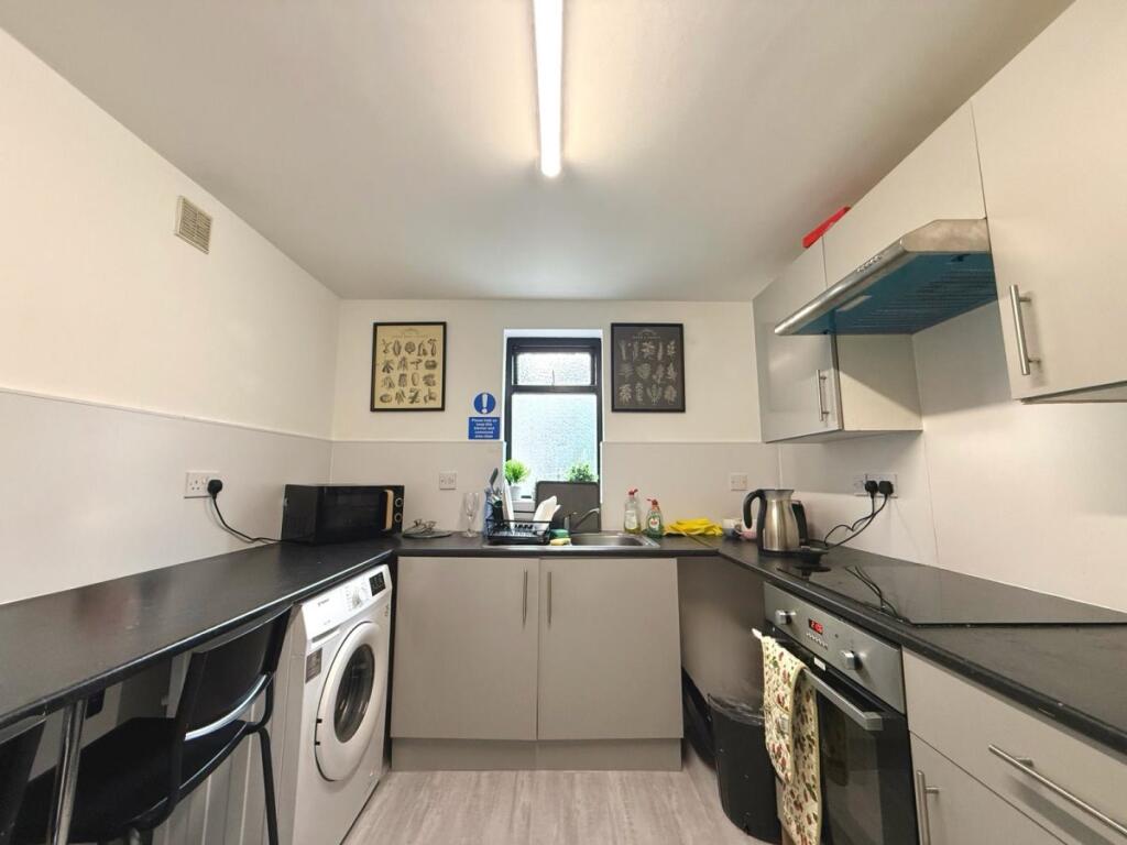 1 bed House Share for rent in Camden Town. From Maple Estate & Letting Agents - Harrow