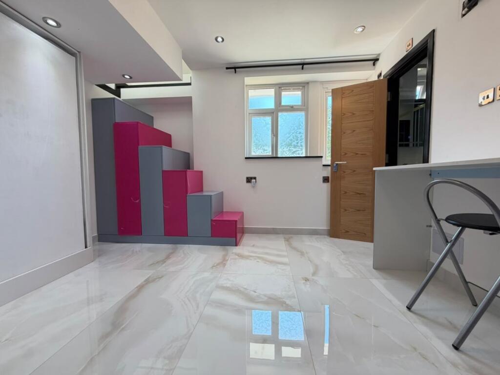 1 bed House Share for rent in Harrow. From Maple Estate & Letting Agents - Harrow
