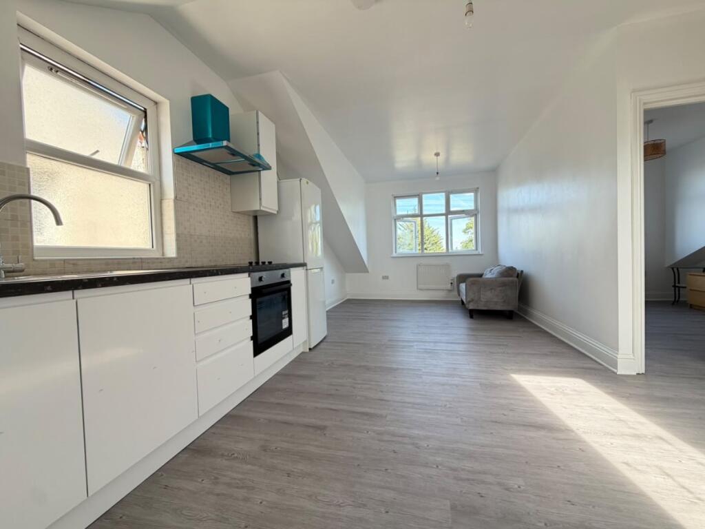 1 bed 1st Floor Flat for rent in Harrow. From Maple Estate & Letting Agents - Harrow