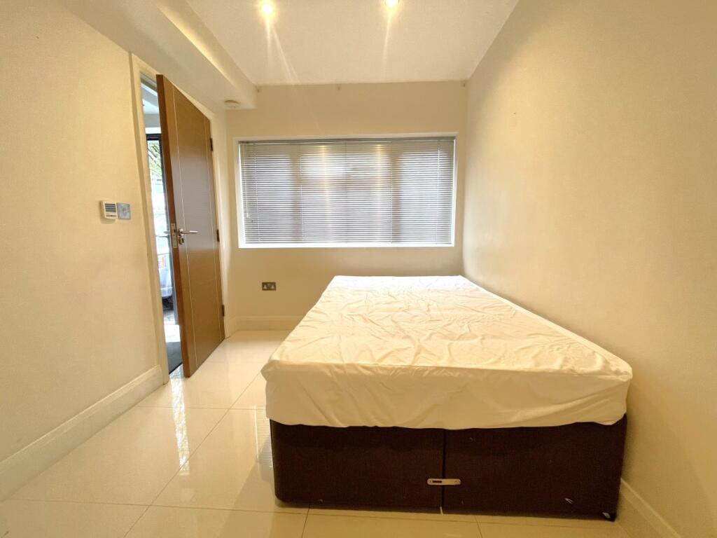 0 bed Studio for rent in Stanmore. From Maple Estate & Letting Agents - Harrow