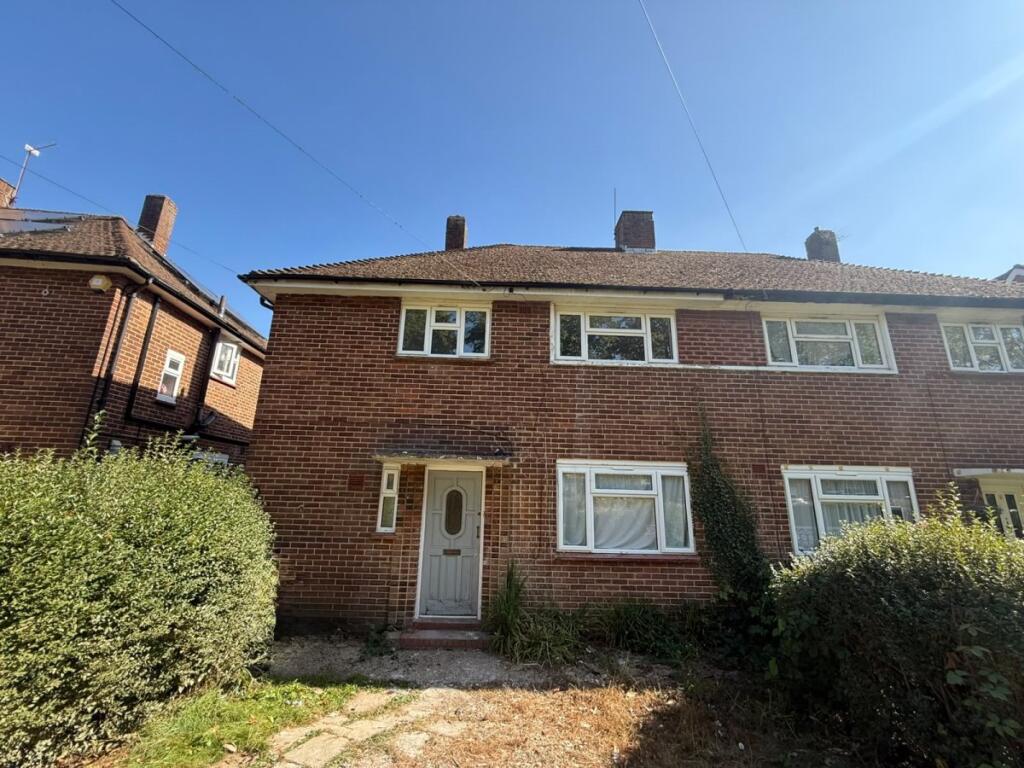4 bed Semi Detached for rent in Stanmore. From Maple Estate & Letting Agents - Harrow 4 bed Semi Detached for rent in Stanmore. From Maple Estate & Letting Agents - Harrow