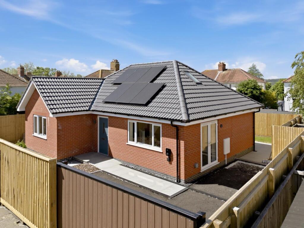 3 bed Detached bungalow for rent in Ashton Vale. From Hunters - Bishopsworth