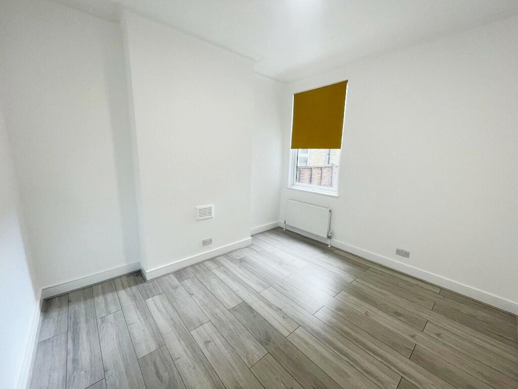 6 bed Mid Terraced House for rent in London. From Adams and Styles