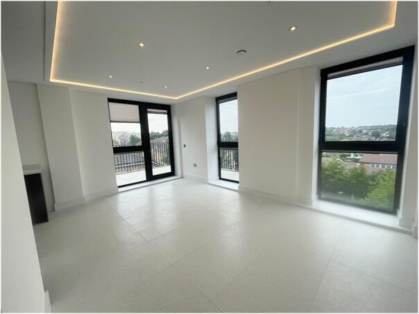 2 bed 1st Floor Flat for rent in London. From Adams and Styles