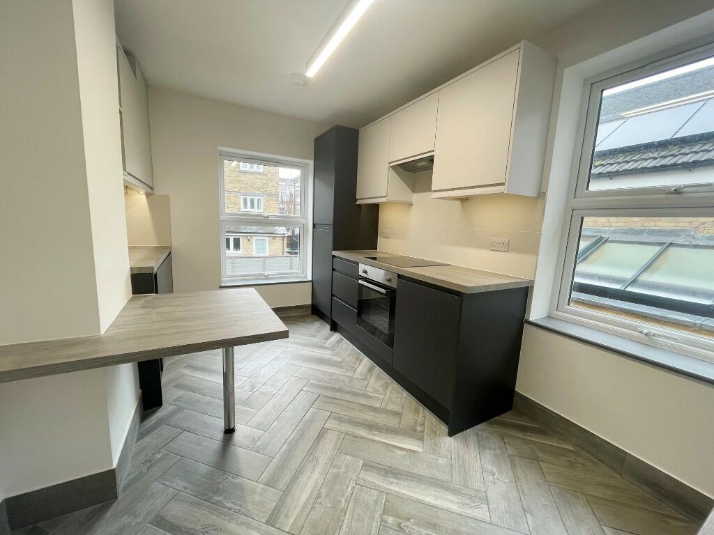 2 bed 1st Floor Flat for rent in Stoke Newington. From Adams and Styles