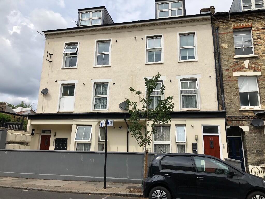 3 bed Studio for rent in Stoke Newington. From Adams and Styles