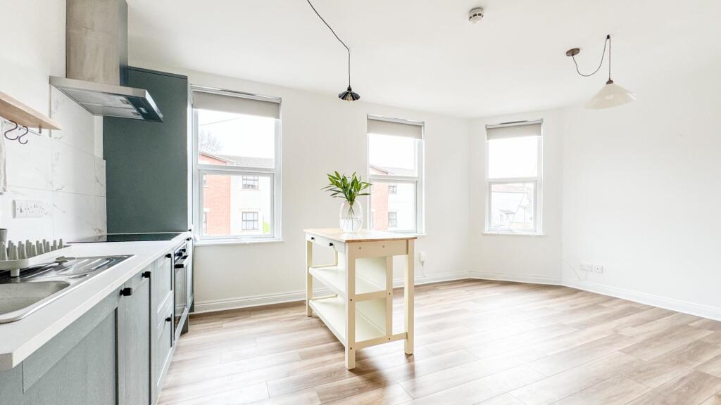 2 bed 1st Floor Flat for rent in Ashton Vale. From Hunters - BS3 2 bed 1st Floor Flat for rent in Ashton Vale. From Hunters - BS3