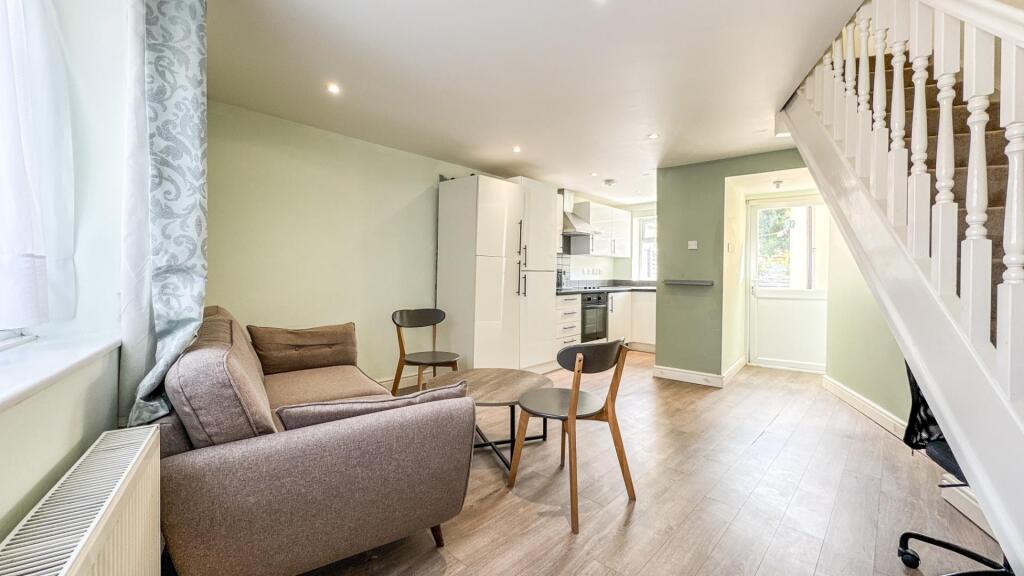 1 bed Mid Terraced House for rent in Ashton Vale. From Hunters - BS3