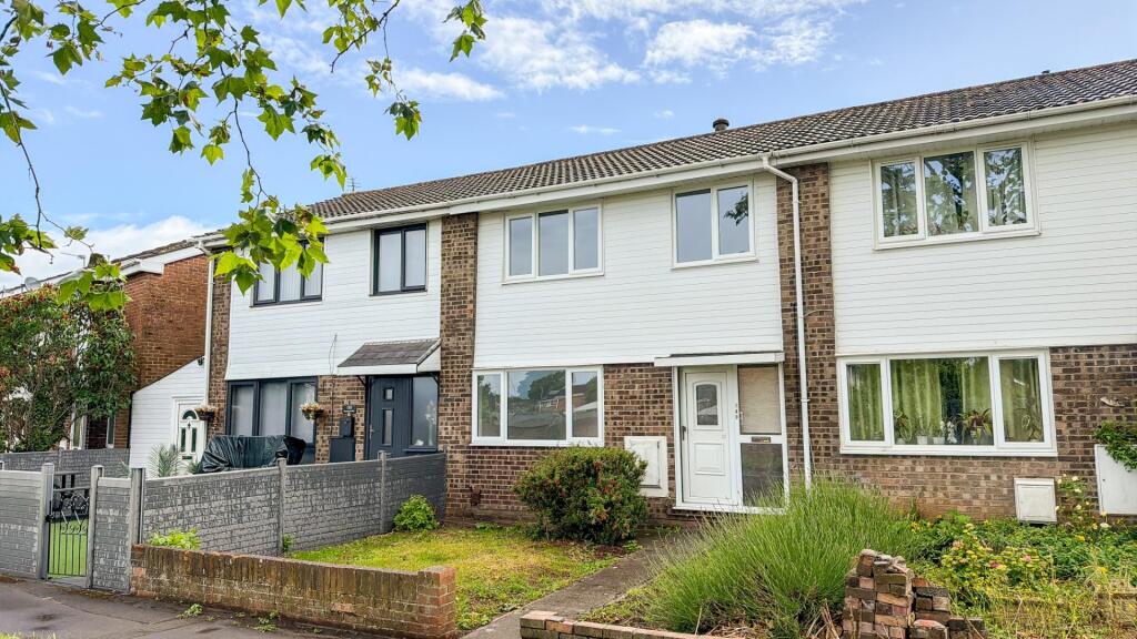 3 bed Mid Terraced House for rent in Yate. From Hunters - BS3 3 bed Mid Terraced House for rent in Yate. From Hunters - BS3