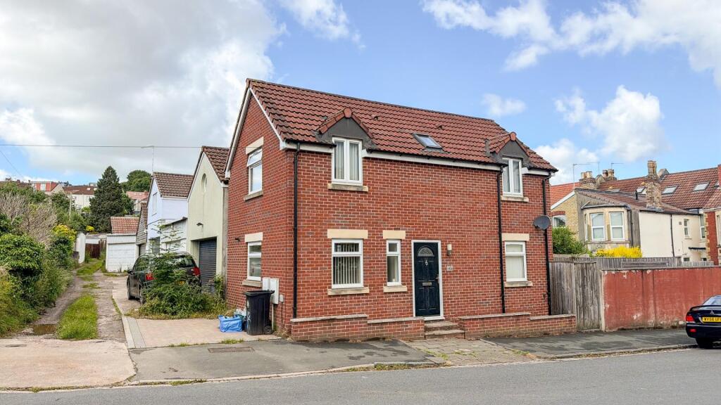 2 bed Detached for rent in Whiteway. From Hunters - BS3