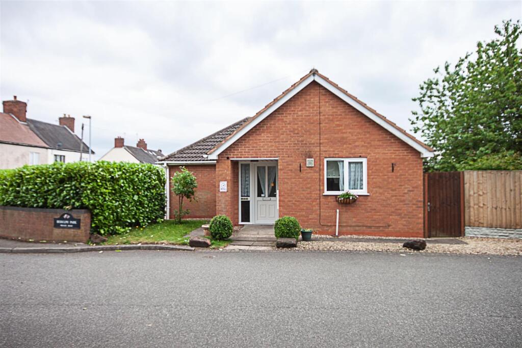 2 bed Detached bungalow for rent in Burntwood. From Hunters - Burntwood 2 bed Detached bungalow for rent in Burntwood. From Hunters - Burntwood