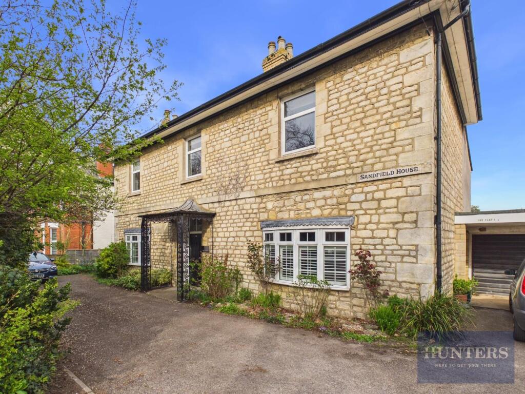 3 bed Apartment for rent in Leckhampton Hill. From Hunters - Cheltenham 3 bed Apartment for rent in Leckhampton Hill. From Hunters - Cheltenham