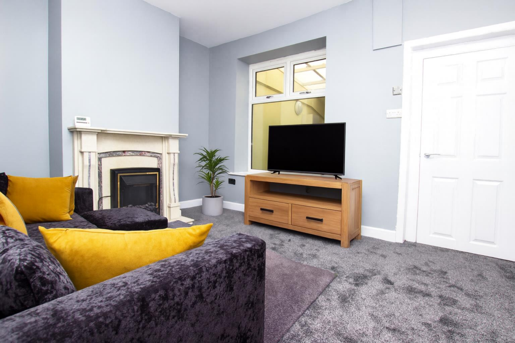 2 bed End of Terrace for rent in Darwen. From Hunters - Darwen