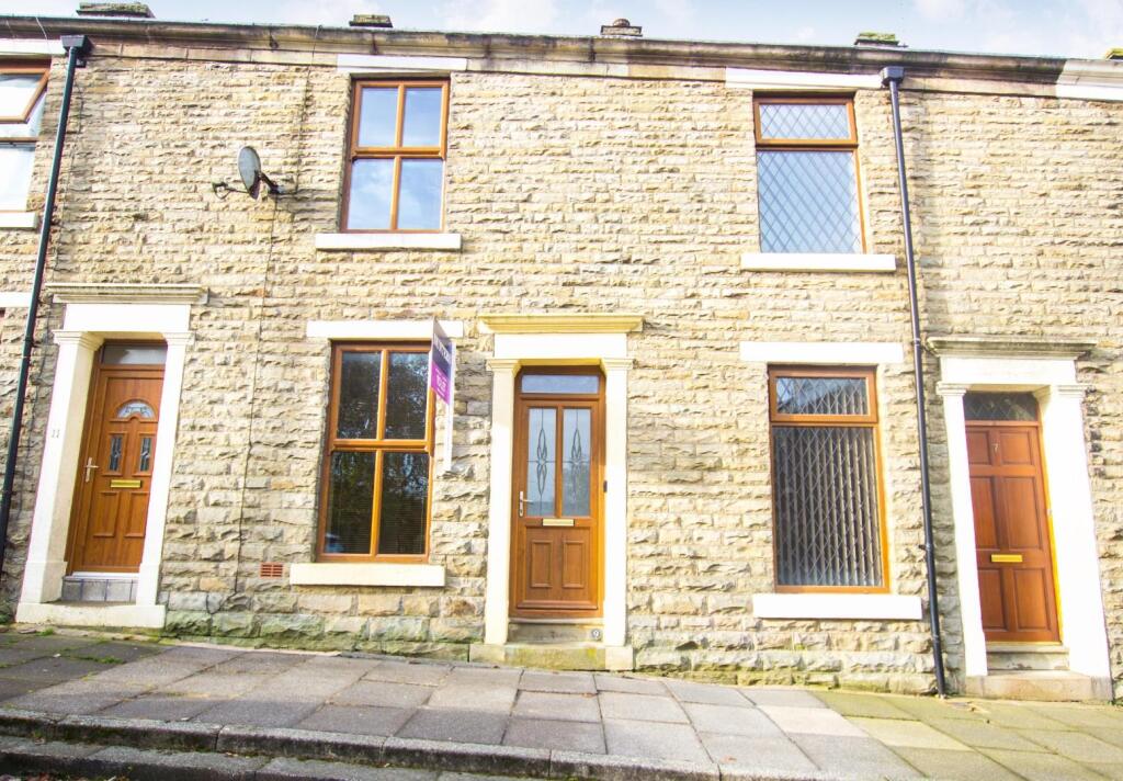 3 bed Mid Terraced House for rent in Hoddlesden. From Hunters - Darwen 3 bed Mid Terraced House for rent in Hoddlesden. From Hunters - Darwen