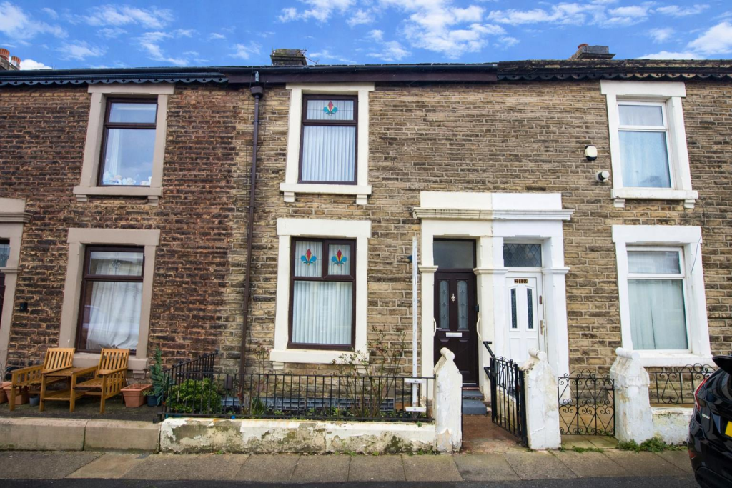 2 bed Mid Terraced House for rent in Darwen. From Hunters - Darwen