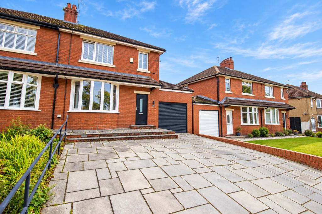 3 bed Semi Detached for rent in Pleasington. From Hunters - Darwen 3 bed Semi Detached for rent in Pleasington. From Hunters - Darwen