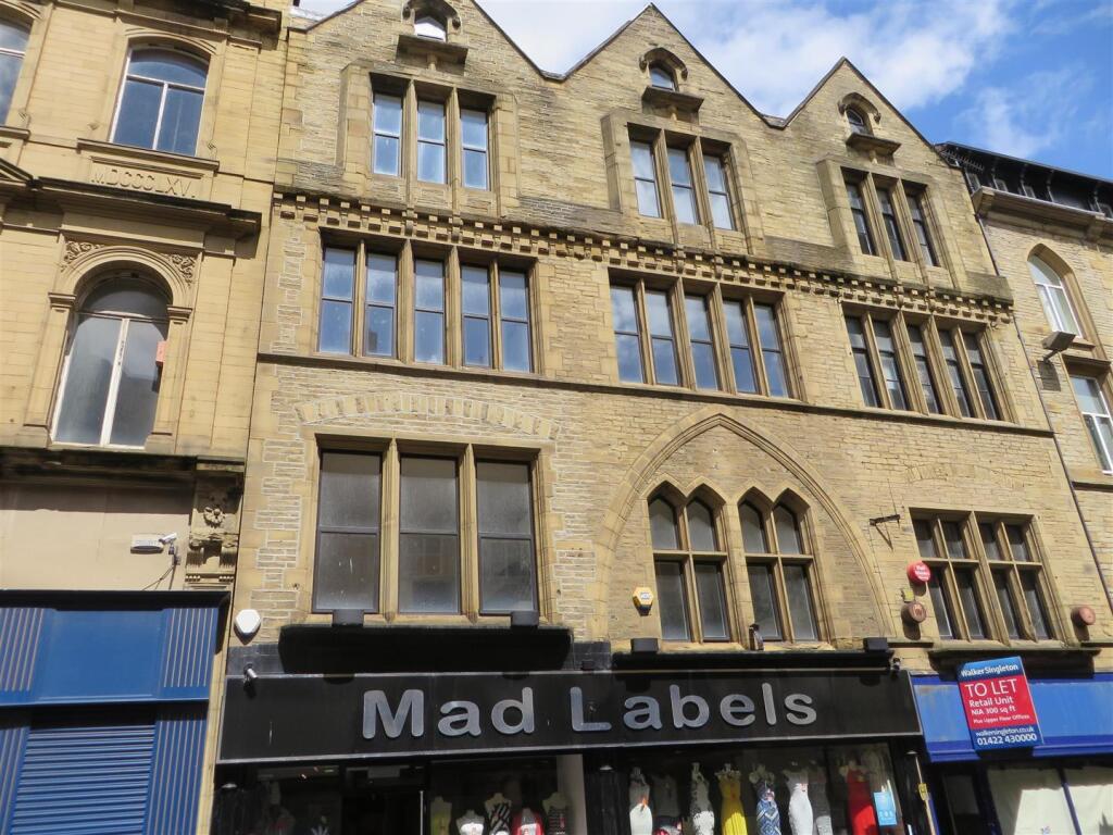 2 bed 1st Floor Flat for rent in Halifax. From Hunters - Dewsbury