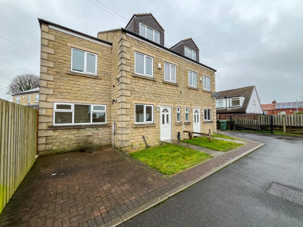 4 bed Detached for rent in Batley. From Hunters - Dewsbury 4 bed Detached for rent in Batley. From Hunters - Dewsbury