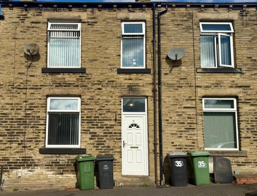 2 bed Mid Terraced House for rent in Heckmondwike. From Hunters - Dewsbury 2 bed Mid Terraced House for rent in Heckmondwike. From Hunters - Dewsbury