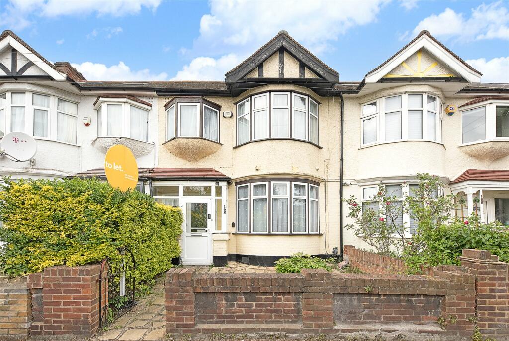 3 bed Mid Terraced House for rent in London. From Central Estate Agents - Walthamstow