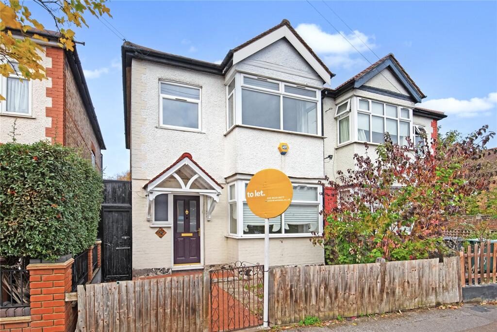 3 bed Mid Terraced House for rent in London. From Central Estate Agents - Walthamstow 3 bed Mid Terraced House for rent in London. From Central Estate Agents - Walthamstow