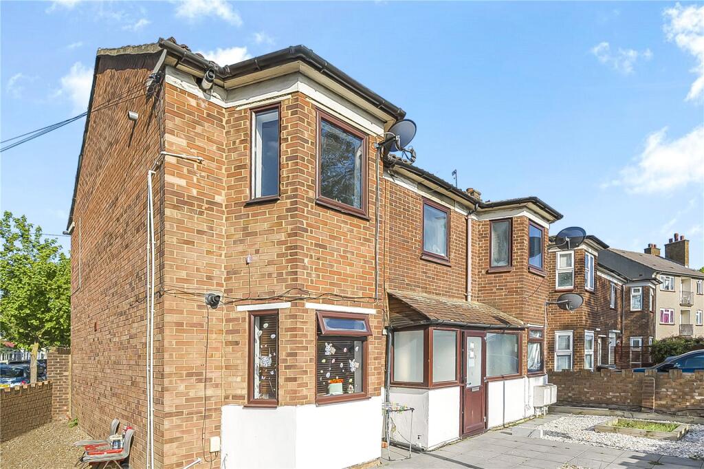 1 bed 1st Floor Flat for rent in Walthamstow. From Central Estate Agents - Walthamstow