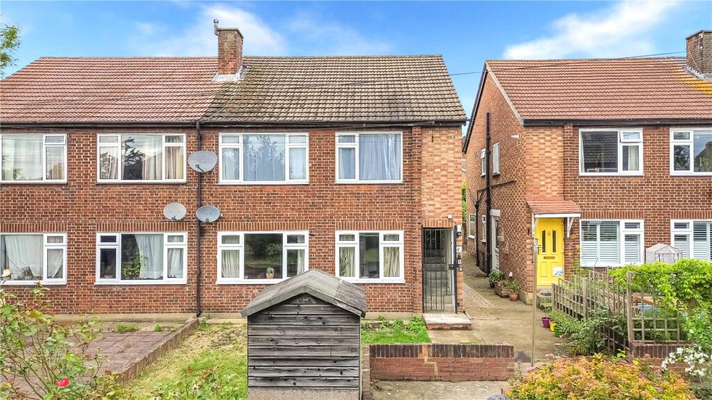 2 bed 1st Floor Flat for rent in London. From Central Estate Agents - Walthamstow