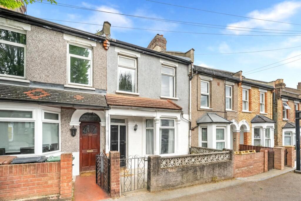 3 bed Mid Terraced House for rent in London. From Central Estate Agents - Walthamstow