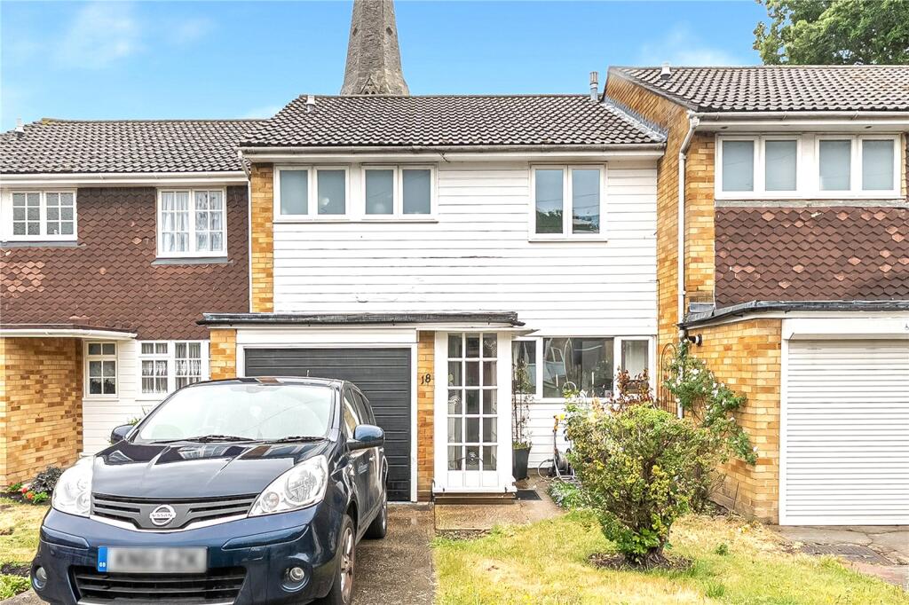 3 bed Mid Terraced House for rent in London. From Central Estate Agents - Walthamstow