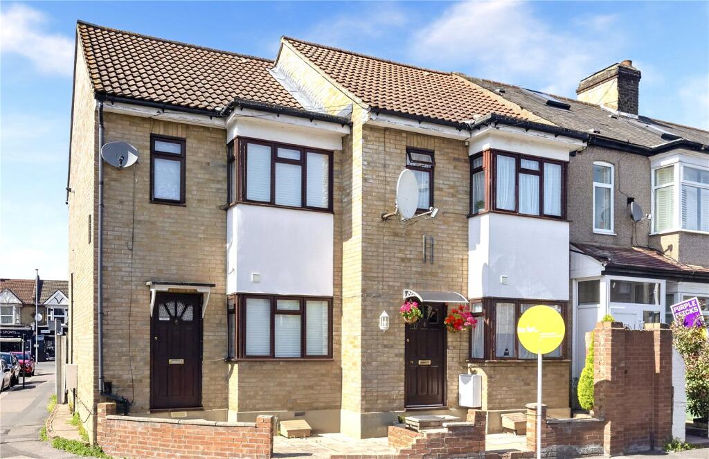 3 bed Mid Terraced House for rent in London. From Central Estate Agents - Walthamstow