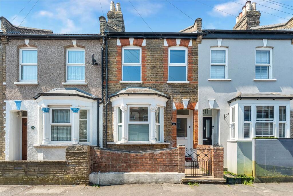 4 bed Mid Terraced House for rent in London. From Central Estate Agents - Walthamstow 4 bed Mid Terraced House for rent in London. From Central Estate Agents - Walthamstow